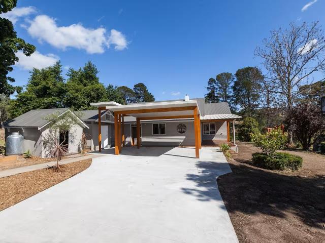 Rural Charm, Refined Comfort & Spectacular Views