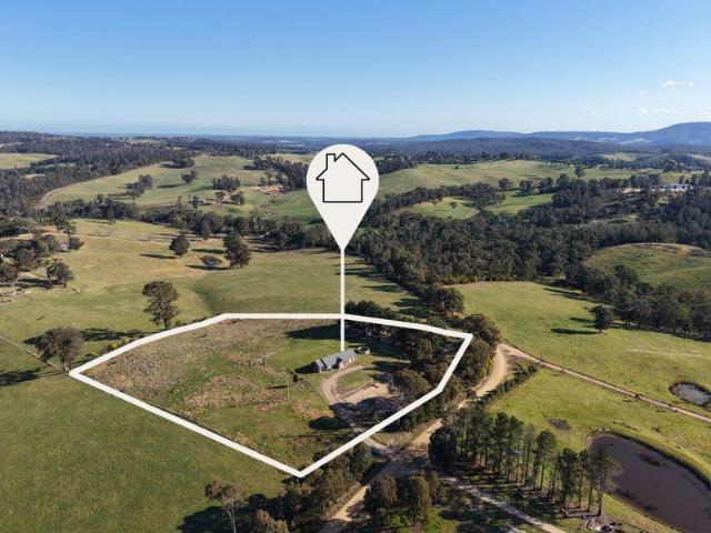 Rural Charm, Space & Lifestyle in Picturesque Clifton Creek