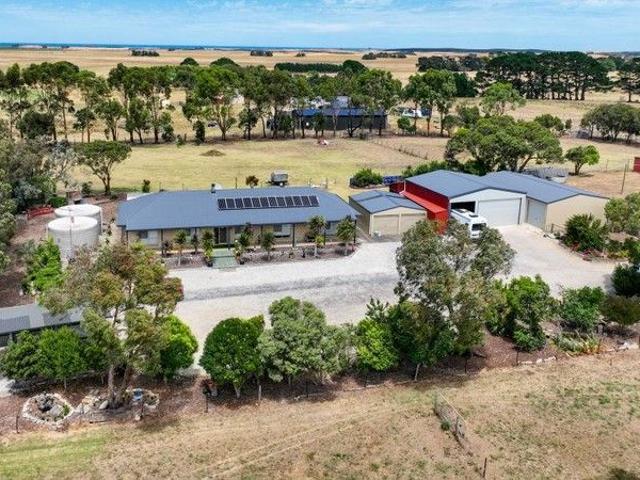 Rural Haven: 4BR on 3.86Ha Wye via Mount Gambier