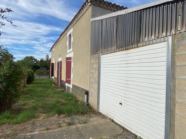 Rural home with huge potential 90m² Luchapt