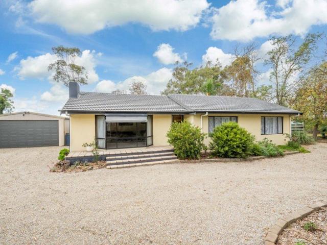 Rural Lifestyle Convenience on 1.5 Acres Minutes from Shepparton