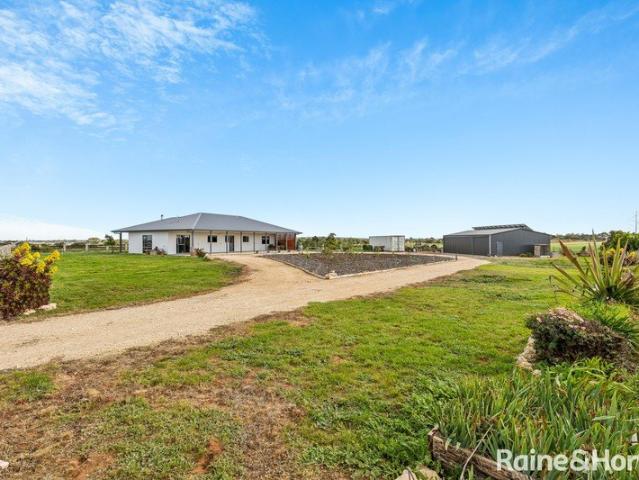 Rural Lifestyle, City Convenience!