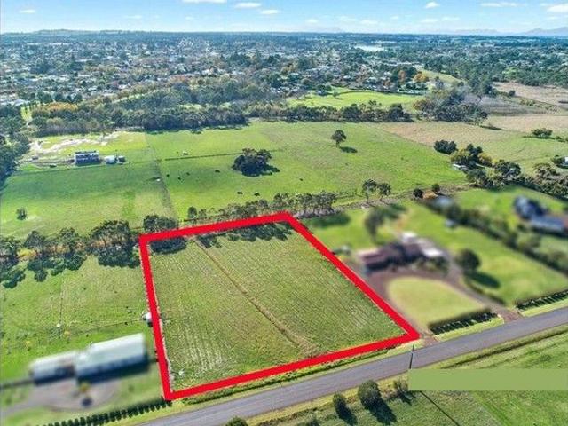 Rural Lifestyle block on edge of Hamilton
