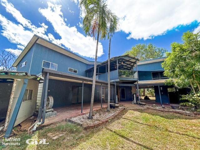 Rural Lifestyle & Business Opportunity | 7.66 Acres with Kennel Setup