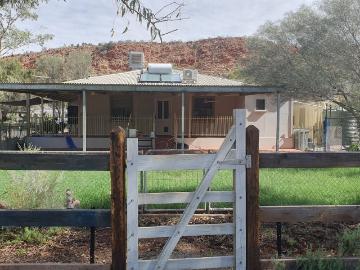 House for sale in Alice Springs County - Parking