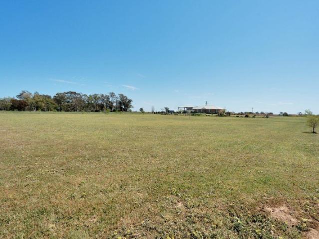 Rural Lifestyle Just Minutes from Town If you've been looking for a little more space without giving up the convenience of town, 82 McNamara's Lane