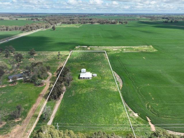 Rural Lifestyle on 4.42 Acres Renovator's Dream