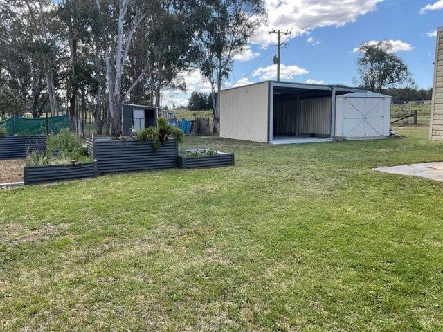 RURAL LIFESTYLE ON ACREAGE COMFORTABLE DEMOUNTABLE IN MARULAN 1KM to M5 Hume Freeway 2/3 Km To the Marulan town Centre