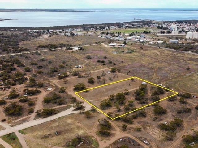 Rural Lifestyle Opportunity on the Edge of Cowell