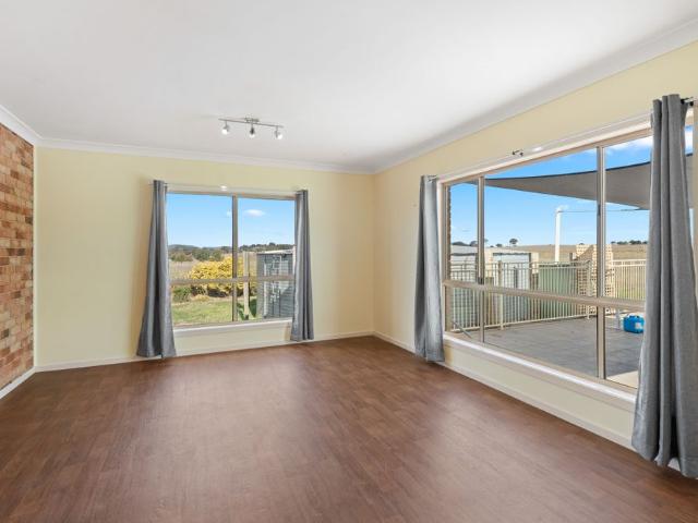 Rural Lifestyle Living Just Minutes from the CBD