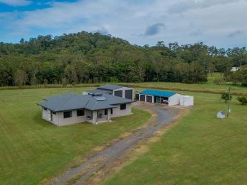 Rural Lifestyle Property On 3 Acres Sheds, Bore, Tractor & More