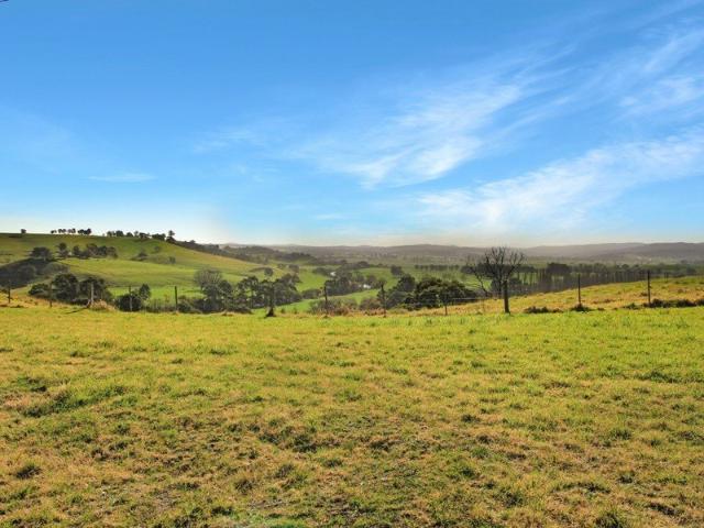 RURAL LIFESTYLE WITH EXPANSIVE TAMBO RIVER VIEWS