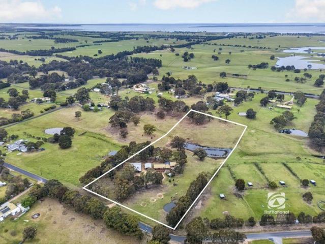 RURAL LIFESTYLE WITH FAMILY SPACE & INCOME POTENTIAL