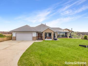 RURAL LIFESTYLE WITH INCREDIBLE VIEWS