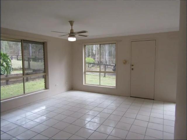 RURAL LIVING – 3 BEDROOM BRICK HOME ON 6 ACRES