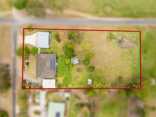 Rural Living on Acreage just 2 minutes from the Heart of Moruya