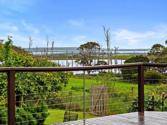 Rural Living with Water Views of Robbins Island Passage