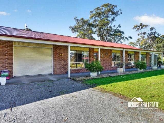 RURAL LUXURY MEETS LIFESTYLE, ALL ON TIGHTLY HELD MITCHELLS ROAD