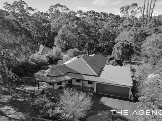 Rural Retreat on Rivers Edge