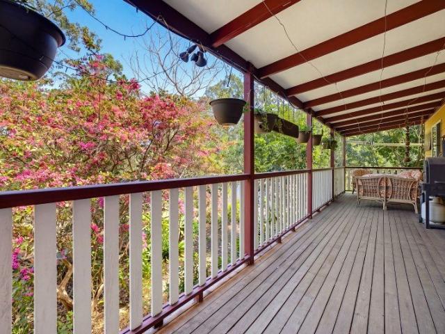 Rural Retreat on 5 Acres, Dam & 2 Sheds!
