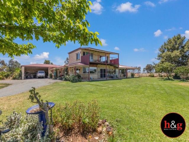Rural Retreat With Versatility