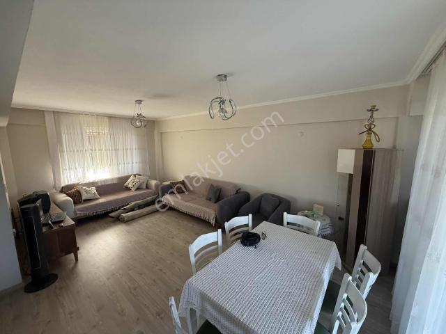 Rüstem Mahallesi'nde Bahçeli Doğalgazlı 3+1 Müstakil Kiralık Ev