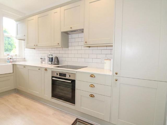 Rusthall Road, Tunbridge Wells, TN4 2 bed flat to rent £1,450 pcm £335 pw