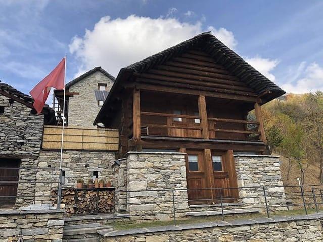 Rustico mit Panoramabalkon, 4 Zimmer in Malvaglia kaufen