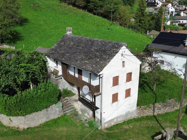 Rustico accogliente in vendita nella splendida Valle di Blenio