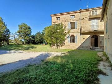 Villa in vendita a Colli al Metauro PU