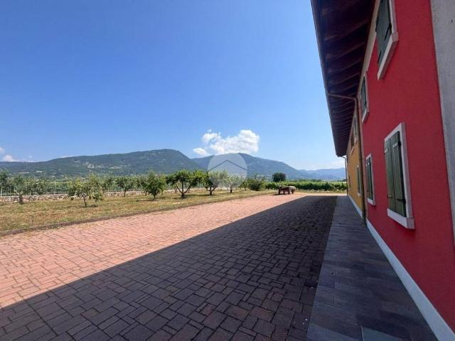 Casa indipendente in vendita a Costermano sul Garda VR