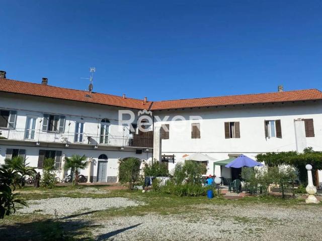 Palazzo / Stabile in vendita a Carpignano Sesia NO