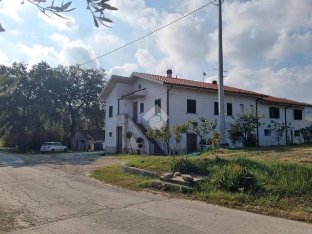 Casa indipendente in vendita a Cellino Attanasio TE