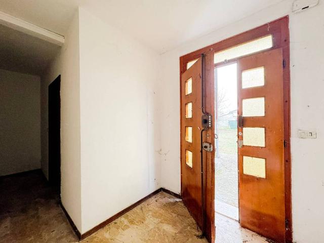 Casa indipendente in vendita a Cento FE