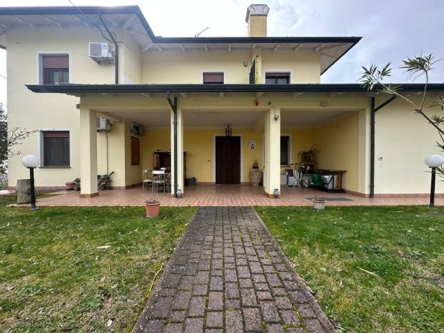 Villa in vendita a Roncofreddo FC