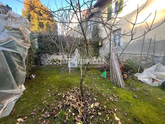 Casa indipendente in vendita a Albiolo CO