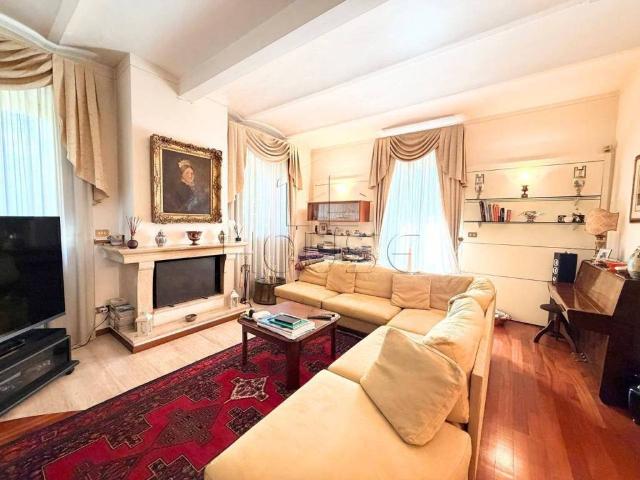 Villa in vendita a Arezzo AR