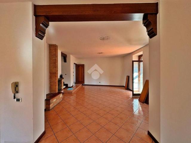 Casa indipendente in vendita a Gualdo Tadino PG