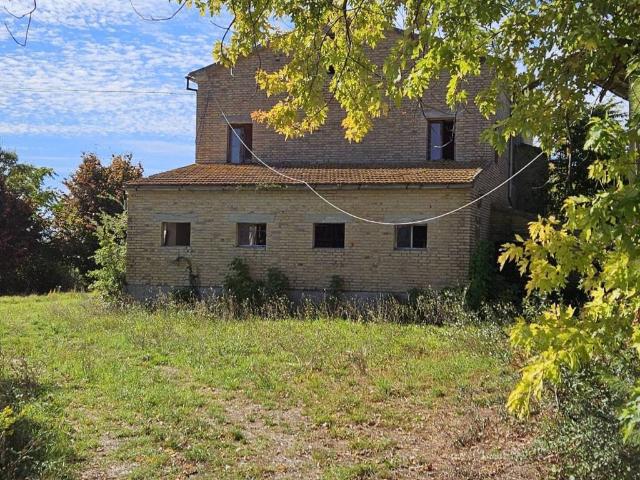 Casa indipendente in vendita a Montecosaro MC