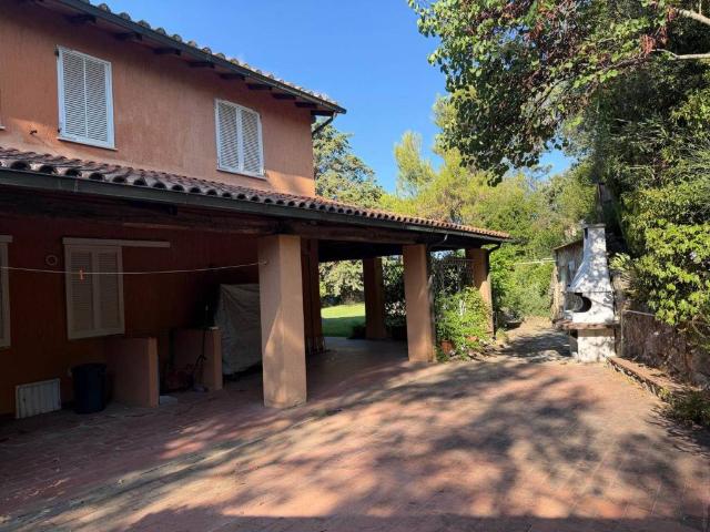 Villa in vendita a Magliano in Toscana GR