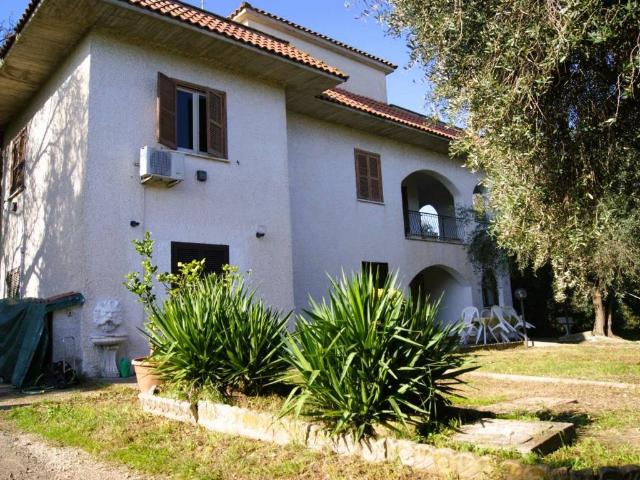 Villa in vendita a Mentana RM
