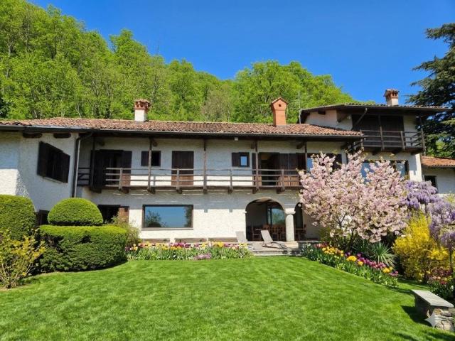 Villa in vendita a Nebbiuno NO
