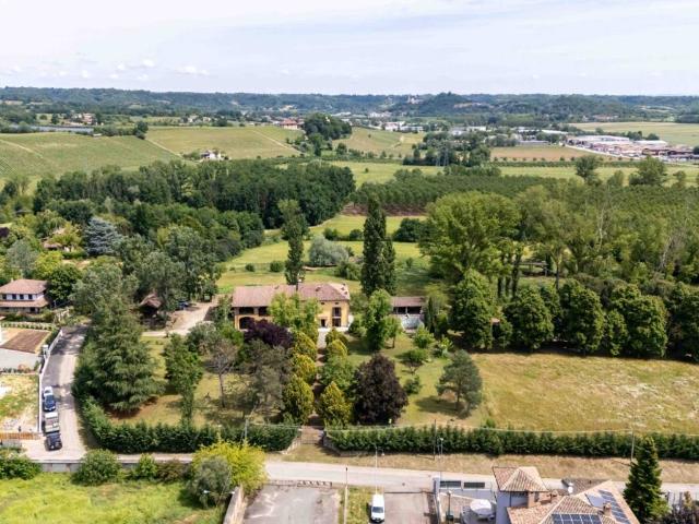 Villa in vendita a Nizza Monferrato AT