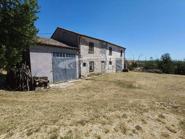 Villa in vendita a San Costanzo PU