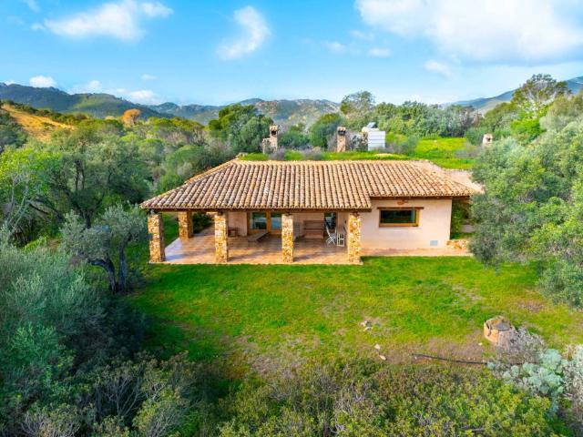 Villa in vendita a Pula CA