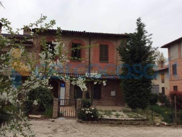 Rustico casale in affitto a Piacenza
