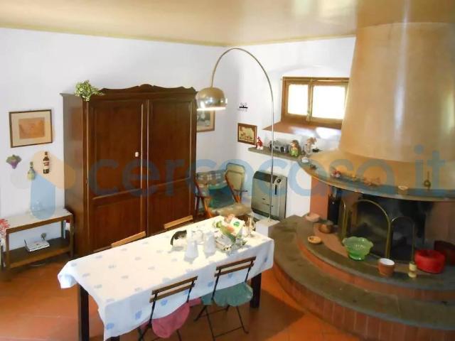 Rustico casale in ottime condizioni in affitto a Greve In Chianti