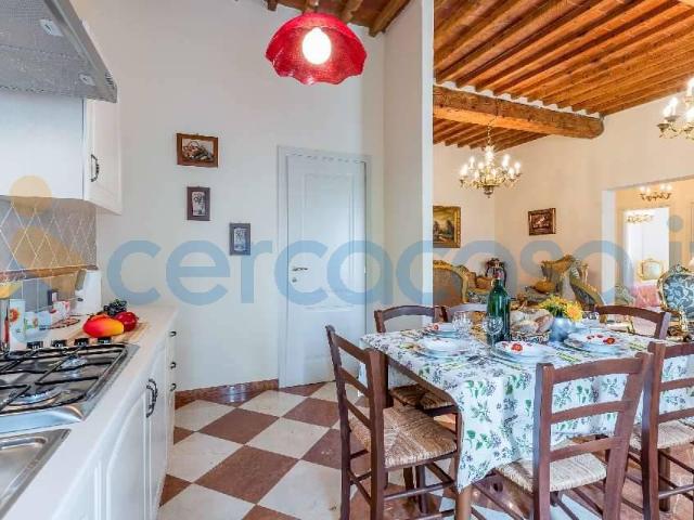 Rustico casale in ottime condizioni in affitto a Montecarlo