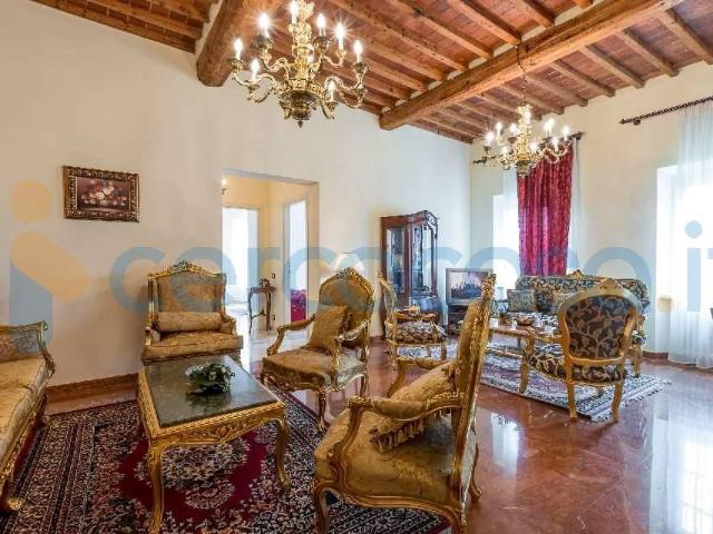 Rustico casale in ottime condizioni in affitto a Montecarlo