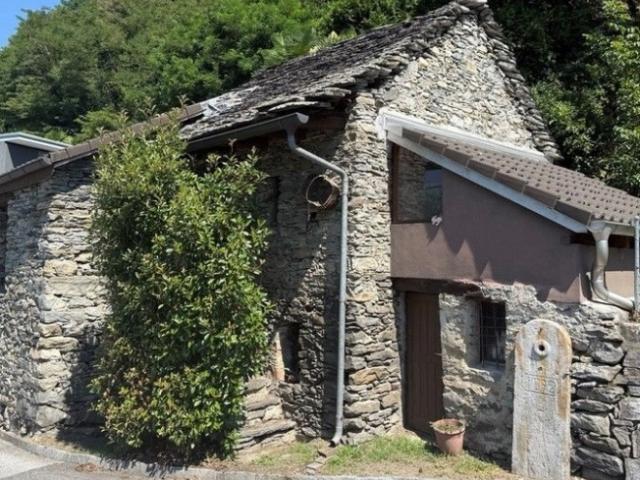 Rustico con vista sul lago